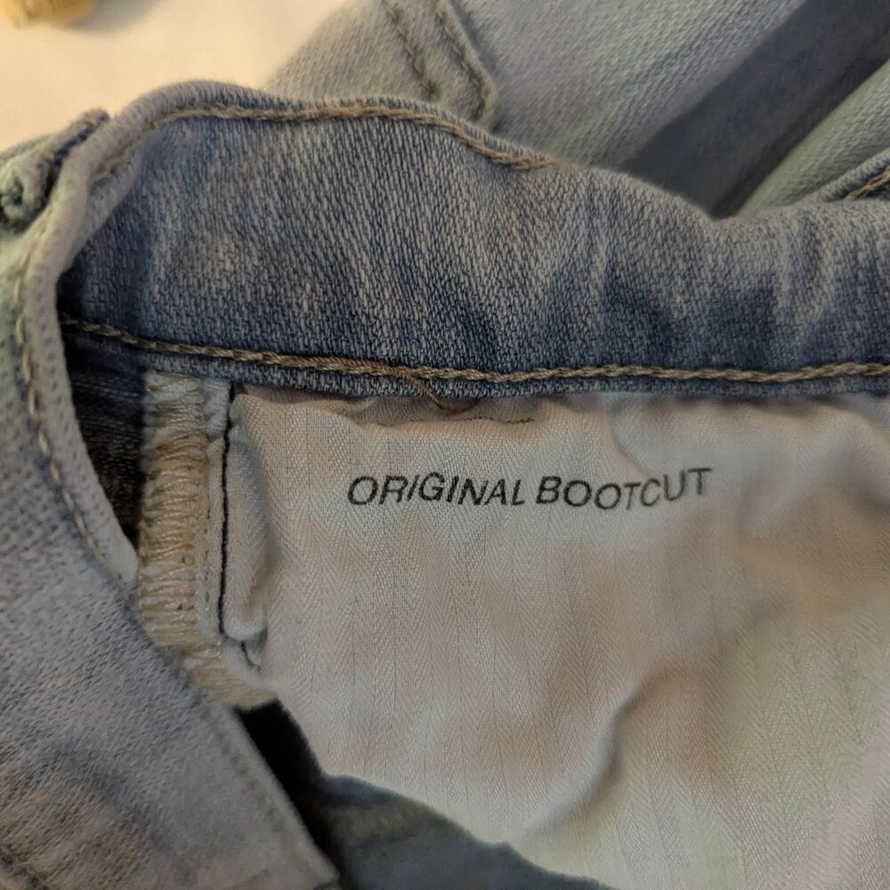 7 For All Mankind Original Bootcut Light Wash Size 26 *Stain? - Picture 10 of 16